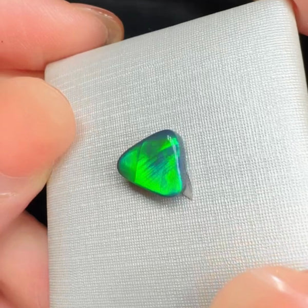 1.04ct black opal 8.3x7.6x2.4MM