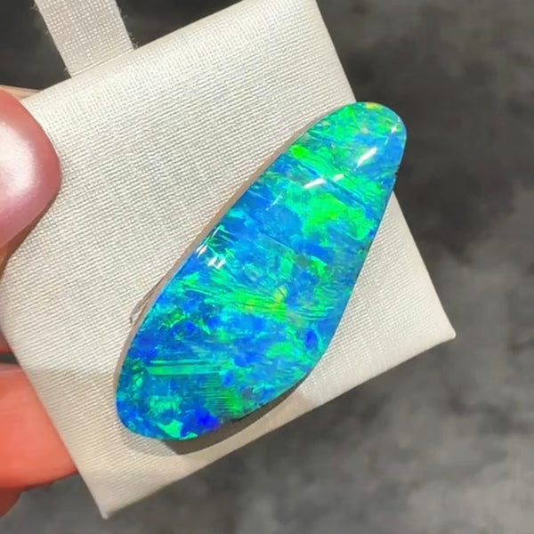 24.5ct boulder opal 35x15.1x5.8MM