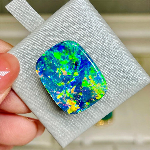 27.24ct boulder opal 22.1x16.9x7.9MM