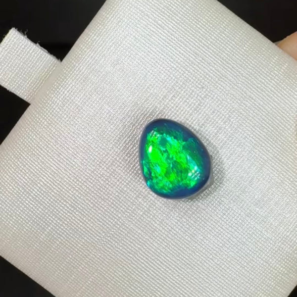1.51ct black opal 8.6x7.2x4.1MM