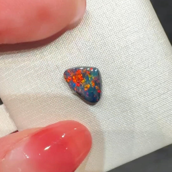 0.56ct black opal 8.8x6.3x1.8MM