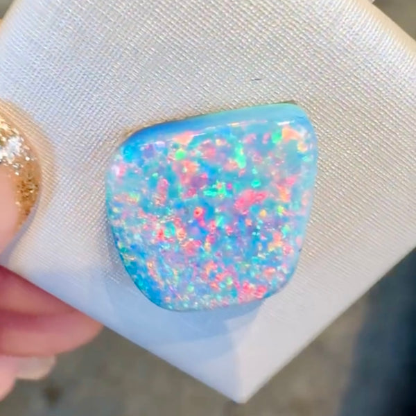 9.6ct boulder opal 18.7x16.8x4.9MM