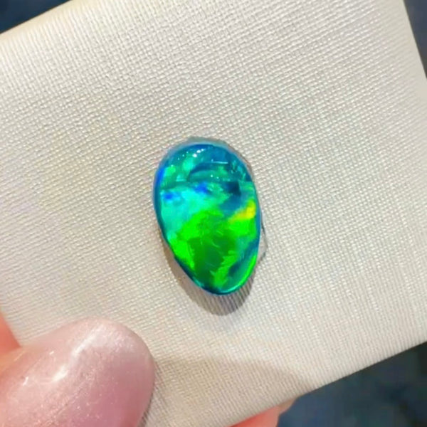 2.35ct black opal 11.5x7.5x4.2MM