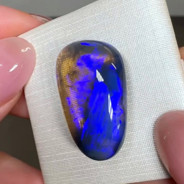 15.03ct black crystal opal