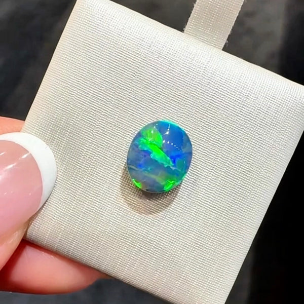 2.7ct black opal 9.8x8.7x4.9MM