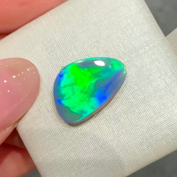 2.94ct black opal 15.7x 10.9x2.5MM