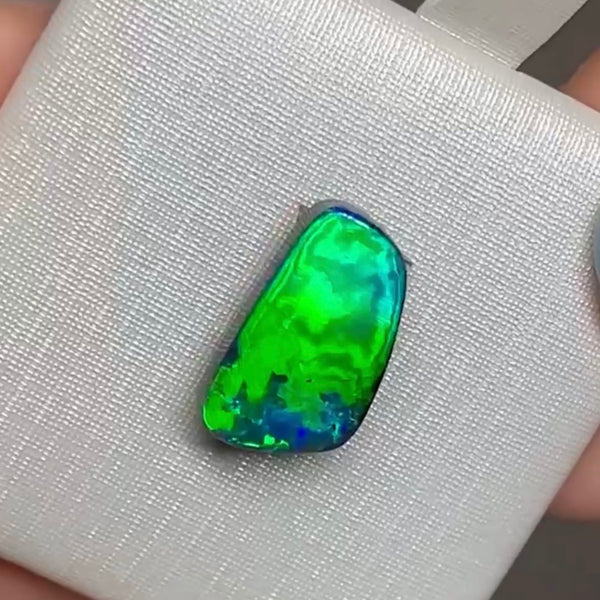 3.9ct boulder opal 14.2x8.8x3MM