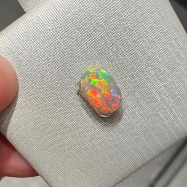 0.92ct black opal 8.5x5.6x3MM
