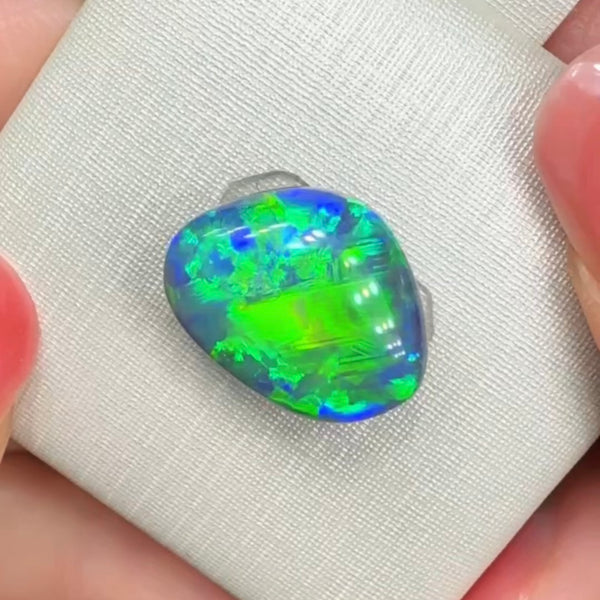6.35ct black opal 14.4x11.6x6.6MM