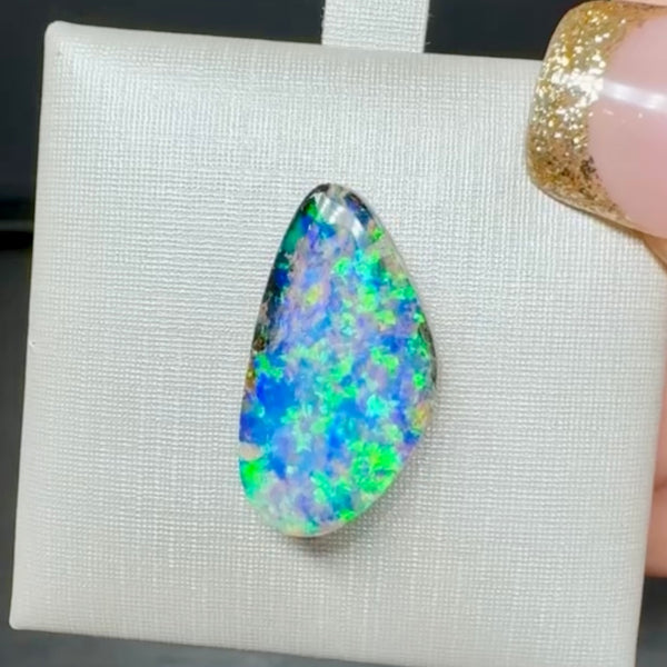 5.5ct boulder opal 19.5x10.4x4.1MM