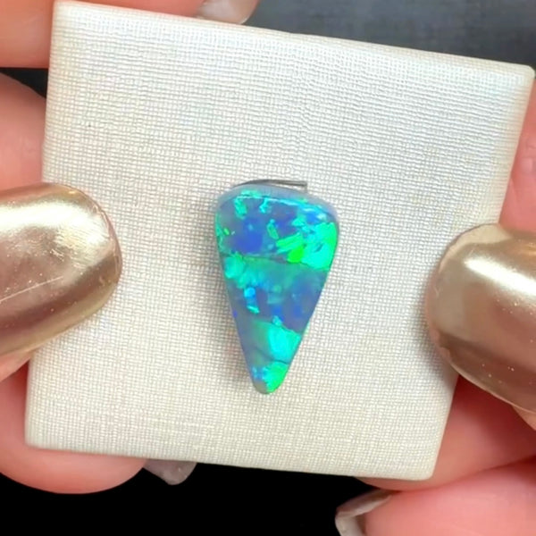 4.4ct black opal 16.1x 9.2x4.9MM