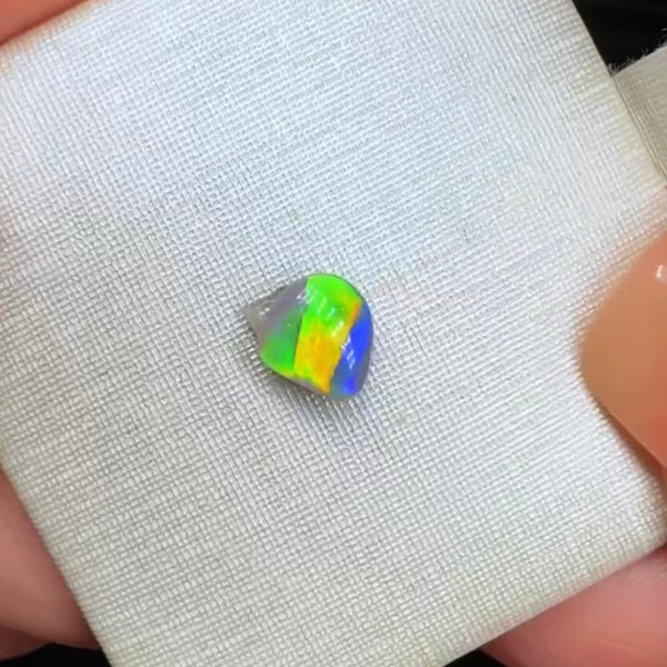0.46ct black opal 5.4x5.2x2.5MM