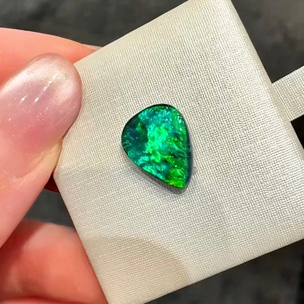 2.52ct black opal 12.7x9.9x3.3MM