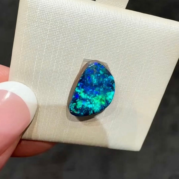 3.8ct boulder opal 13.7x9.4x3.3MM