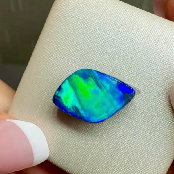 5.31ct boulder opal 15.9x10.1x4.5MM