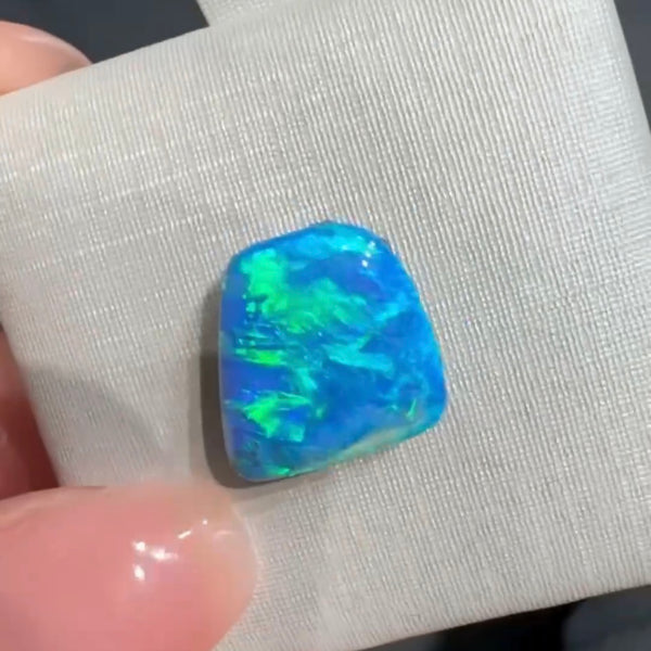 4.54ct boulder opal 11.9x11.5x3.7MM