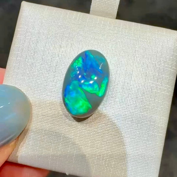 4.55ct black opal 14.2x9.3x5.3MM