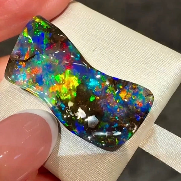 26.62ct boulder opal 34x16.1x5.7MM