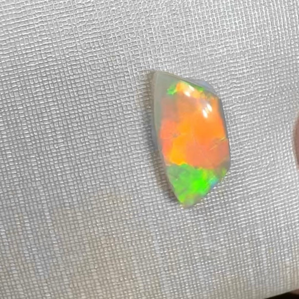 0.97ct black opal