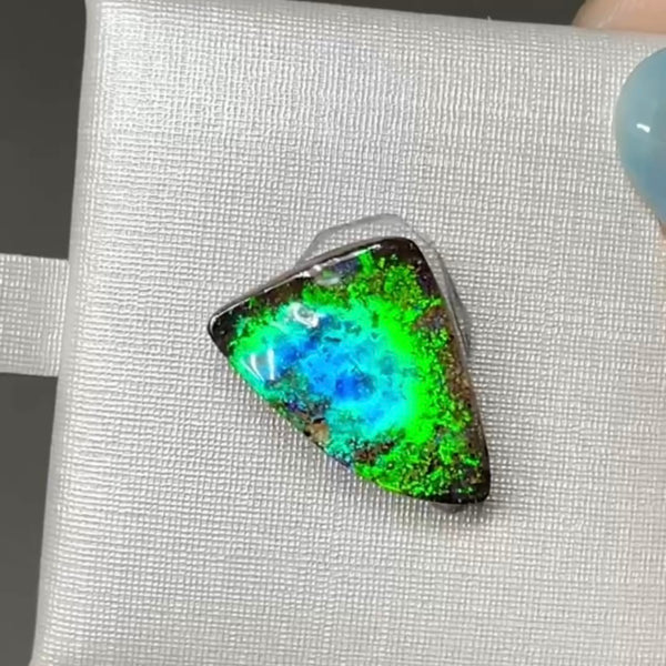 6.52ct boulder opal 15.4x11.5x4MM
