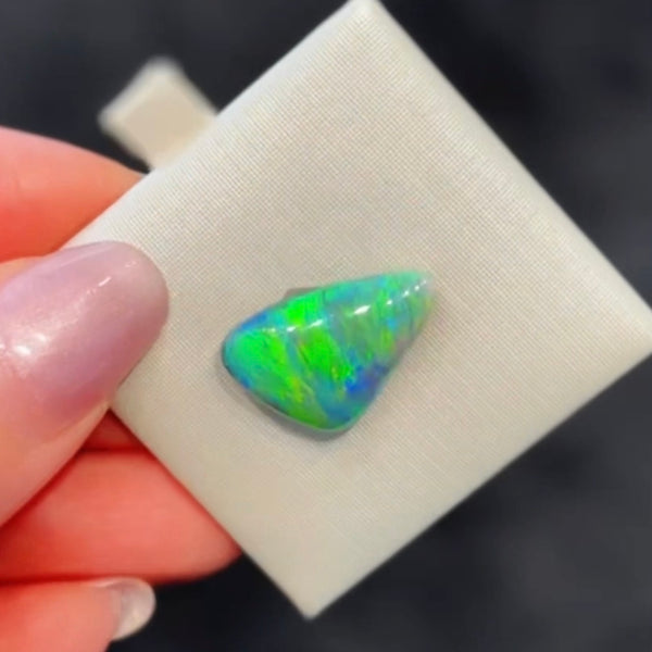 5.77ct black opal 17.8x11.7x5.5MM