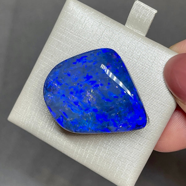 37.75ct boulder opal 27x20.1x9.8MM