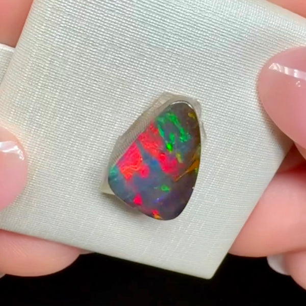 4.57ct boulder opal 15.2x10.1x4MM