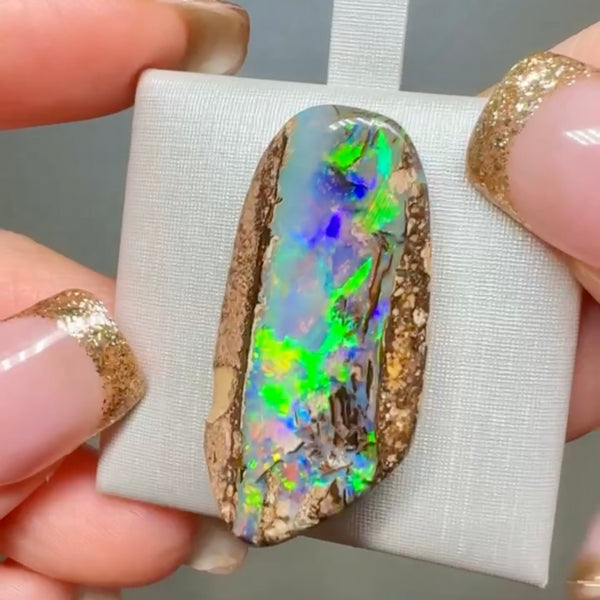 22.8ct boulder opal 31.9x15.9x5.8MM